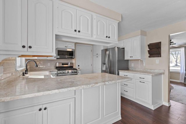 475 PLEASANT COURT, Neenah, WI 54956