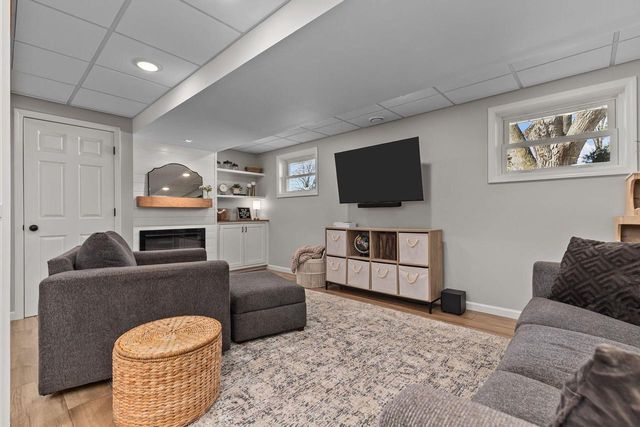 475 PLEASANT COURT, Neenah, WI 54956