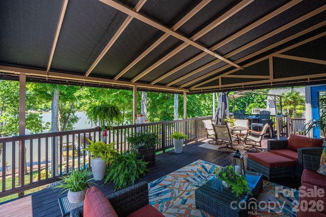 1017 Peninsula Drive, Belmont, NC 28012