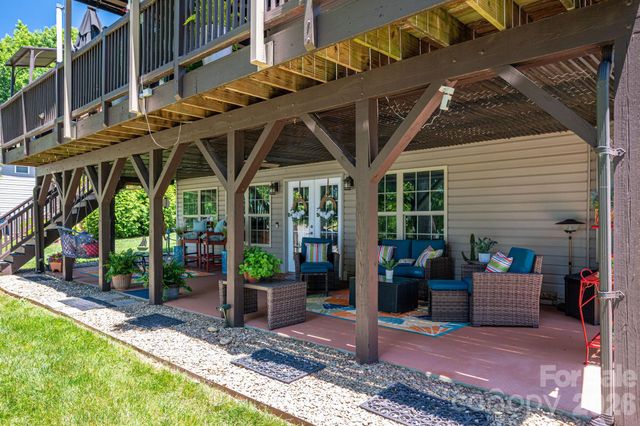 1017 Peninsula Drive, Belmont, NC 28012