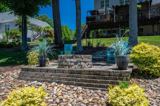 1017 Peninsula Drive, Belmont, NC 28012