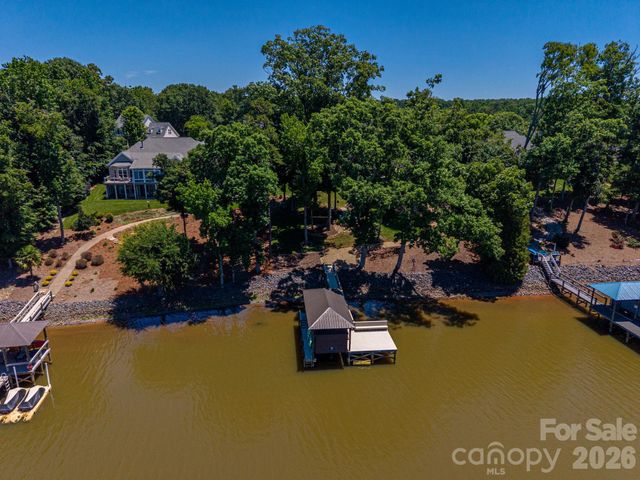 1017 Peninsula Drive, Belmont, NC 28012