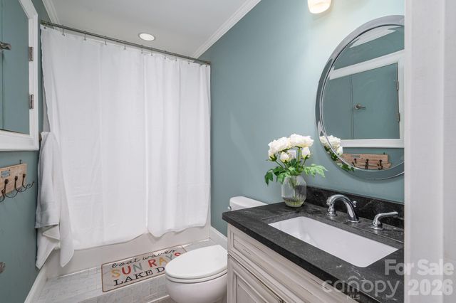 1017 Peninsula Drive, Belmont, NC 28012