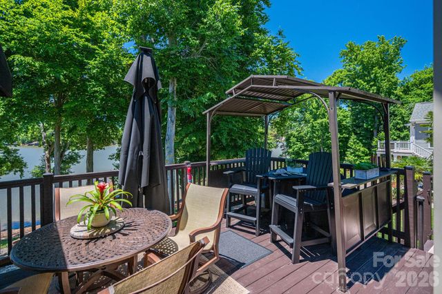 1017 Peninsula Drive, Belmont, NC 28012