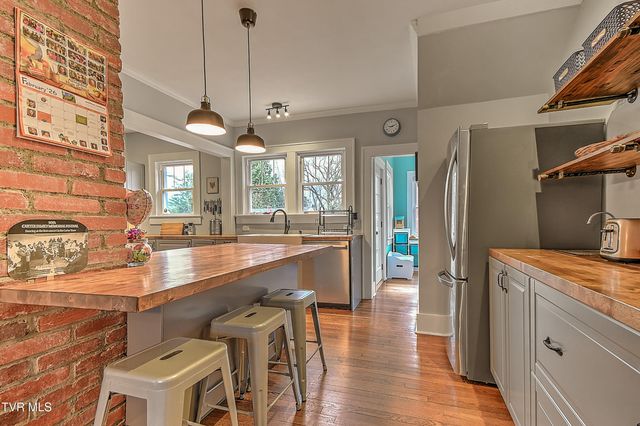 722 Lawrence Avenue, Bristol, VA 24201