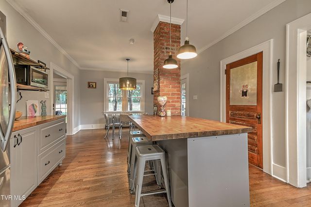 722 Lawrence Avenue, Bristol, VA 24201