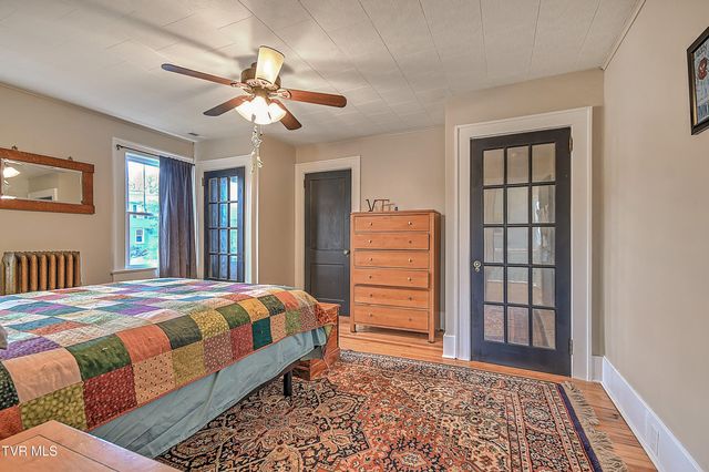 722 Lawrence Avenue, Bristol, VA 24201