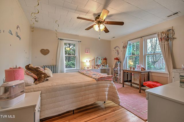 722 Lawrence Avenue, Bristol, VA 24201