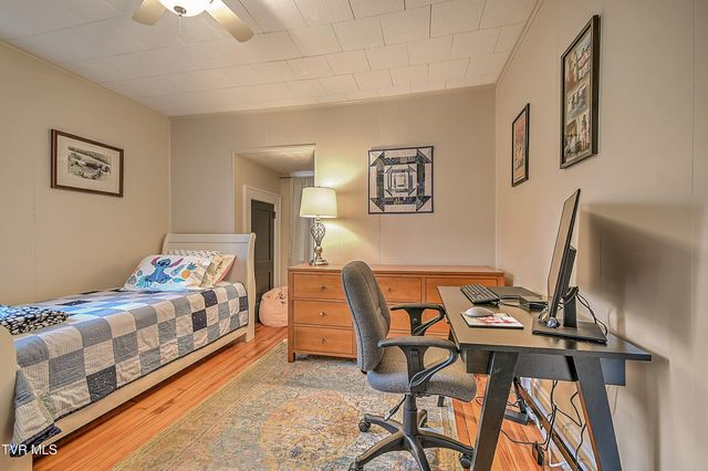 722 Lawrence Avenue, Bristol, VA 24201