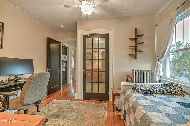 722 Lawrence Avenue, Bristol, VA 24201