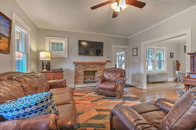 722 Lawrence Avenue, Bristol, VA 24201