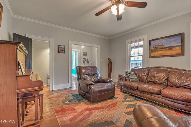 722 Lawrence Avenue, Bristol, VA 24201