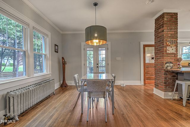 722 Lawrence Avenue, Bristol, VA 24201