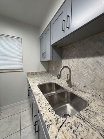 827 SKY LAKE CIRCLE A, Orlando, FL 32809