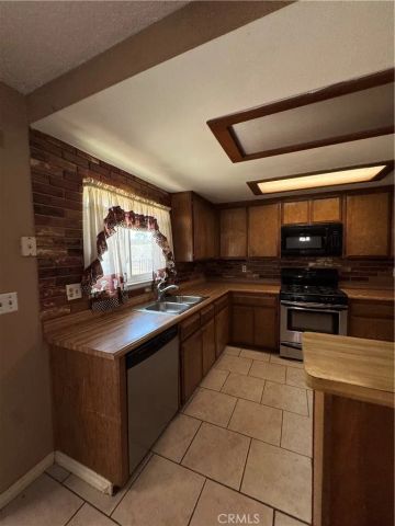 9765 Sycamore, Fontana, CA 92335