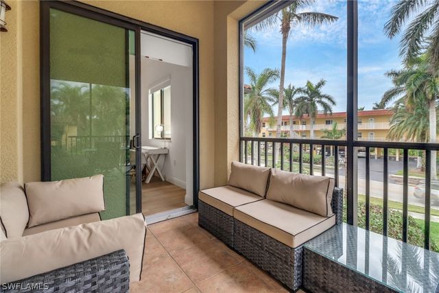 985 Sandpiper ST I204, Naples, FL 34102