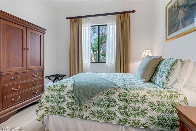 985 Sandpiper ST I204, Naples, FL 34102