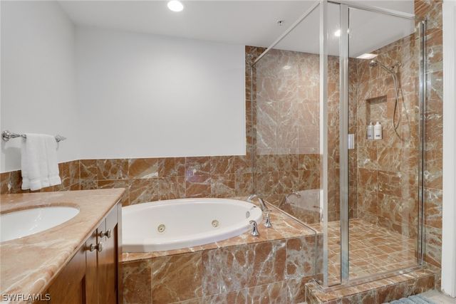 985 Sandpiper ST I204, Naples, FL 34102