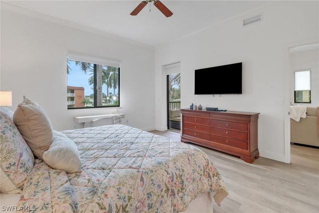 985 Sandpiper ST I204, Naples, FL 34102