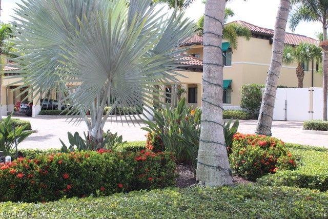 985 Sandpiper ST I204, Naples, FL 34102