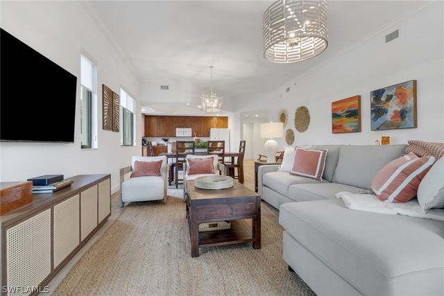 985 Sandpiper ST I204, Naples, FL 34102