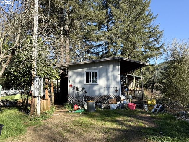 17615 BROWN DEER Ln, Brookings, OR 97415