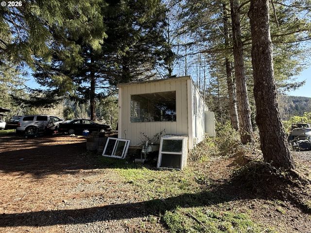 17615 BROWN DEER Ln, Brookings, OR 97415