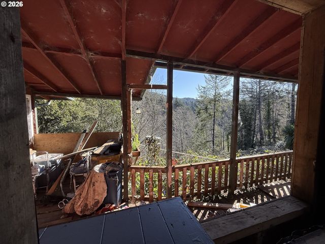 17615 BROWN DEER Ln, Brookings, OR 97415
