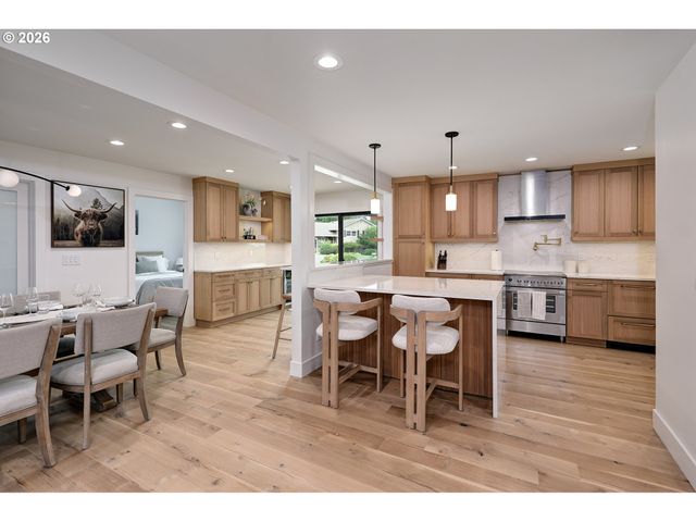 8115 Sw ERNST Rd, Portland, OR 97225