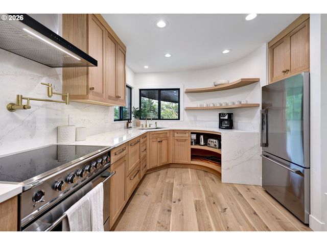 8115 Sw ERNST Rd, Portland, OR 97225