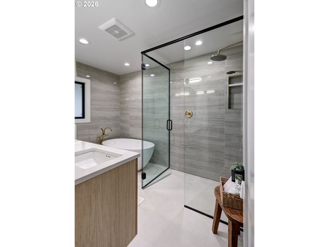 8115 Sw ERNST Rd, Portland, OR 97225