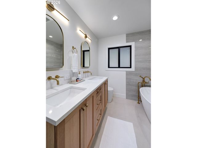 8115 Sw ERNST Rd, Portland, OR 97225