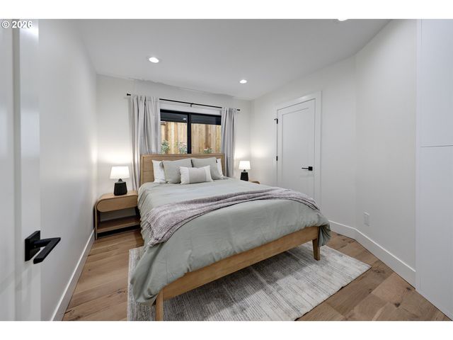 8115 Sw ERNST Rd, Portland, OR 97225