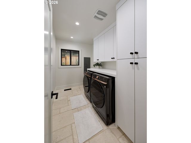 8115 Sw ERNST Rd, Portland, OR 97225