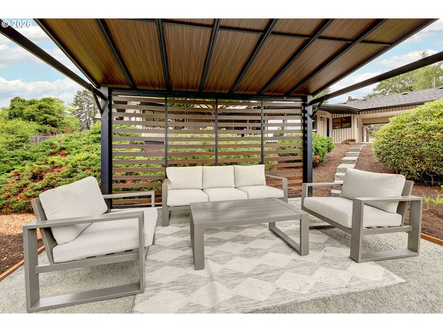 8115 Sw ERNST Rd, Portland, OR 97225