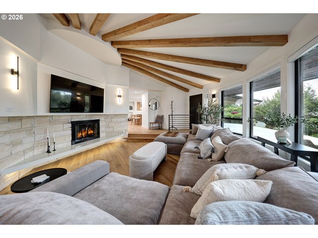 8115 Sw ERNST Rd, Portland, OR 97225