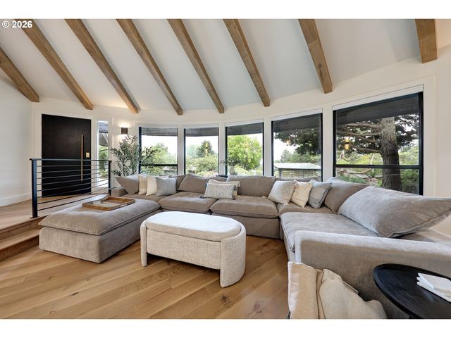 8115 Sw ERNST Rd, Portland, OR 97225