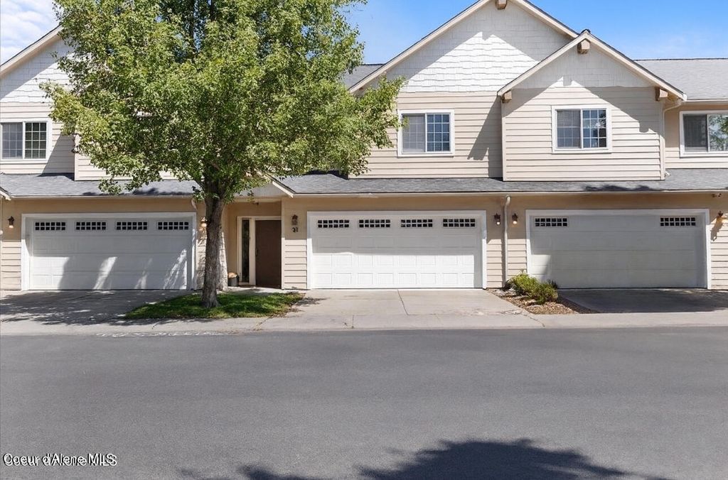 896 W Willow Lake Loop, Coeur D'alene, ID 83815