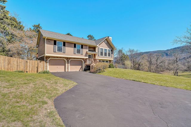 7901 Cedar Edge RD, Roanoke, VA 24018