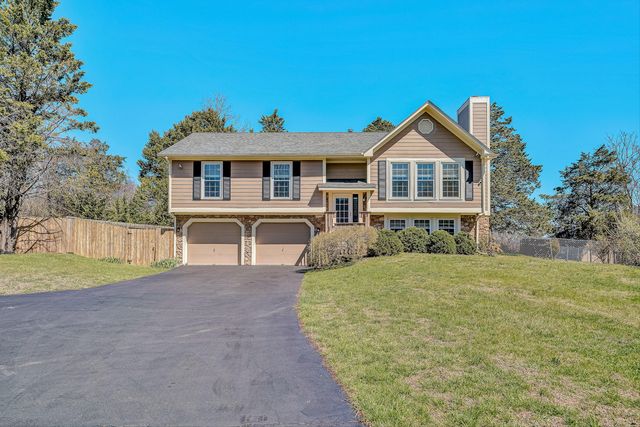 7901 Cedar Edge RD, Roanoke, VA 24018