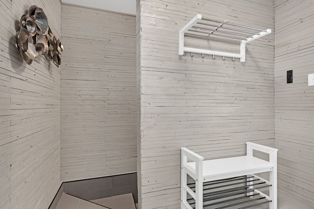 2417 Sand Lake Road, Lindenhurst, IL 60046