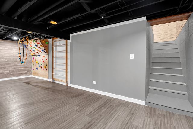 2417 Sand Lake Road, Lindenhurst, IL 60046