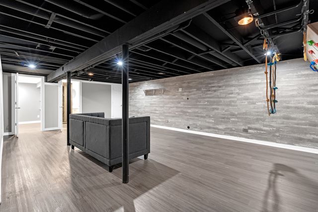 2417 Sand Lake Road, Lindenhurst, IL 60046