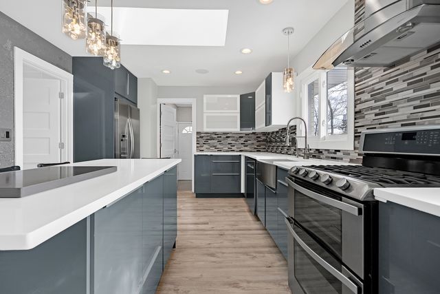 2417 Sand Lake Road, Lindenhurst, IL 60046