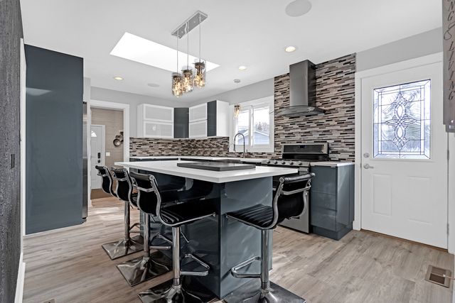 2417 Sand Lake Road, Lindenhurst, IL 60046