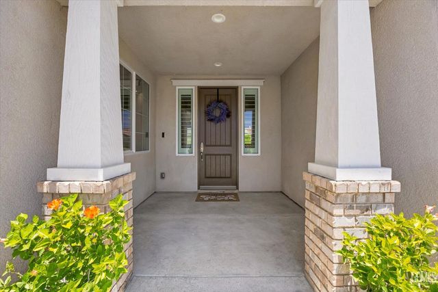 13710 Pixton Avenue, Bakersfield, CA 93311