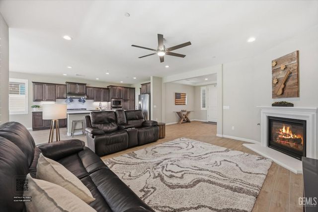 13710 Pixton Avenue, Bakersfield, CA 93311