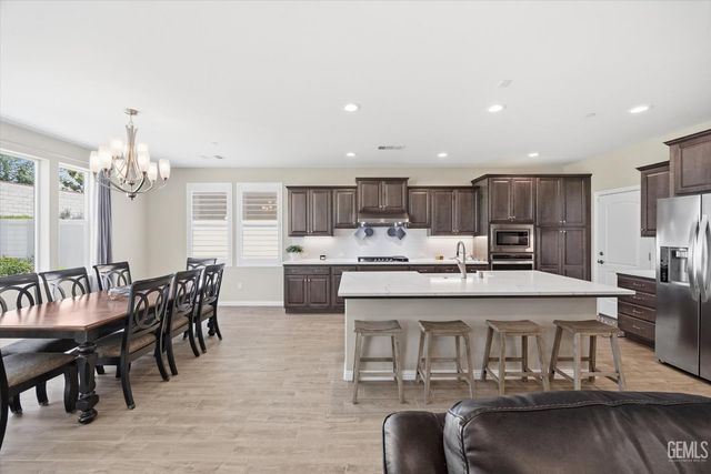 13710 Pixton Avenue, Bakersfield, CA 93311