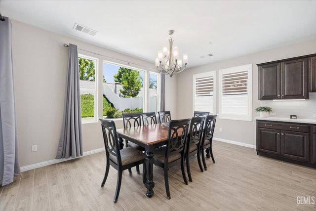 13710 Pixton Avenue, Bakersfield, CA 93311