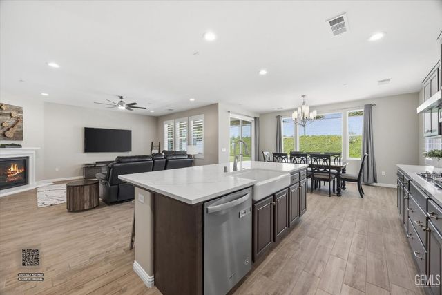 13710 Pixton Avenue, Bakersfield, CA 93311
